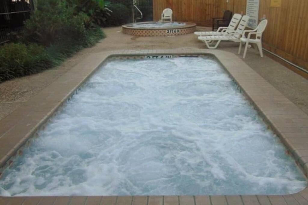 Sea-Renity Heated Pools Steps To The Beach Galveston Exteriör bild