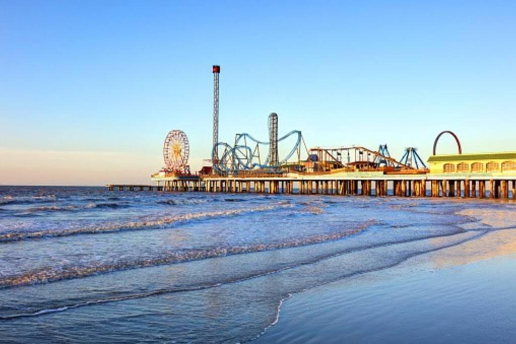 Sea-Renity Heated Pools Steps To The Beach Galveston Exteriör bild